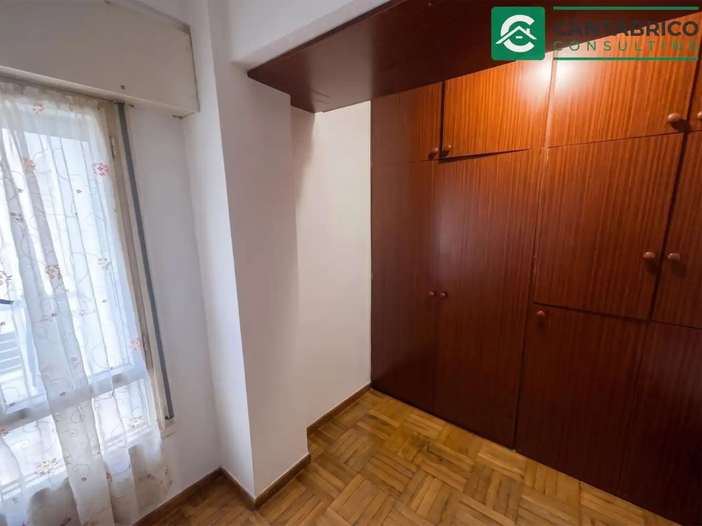 Bedroom of Flat for sale in Gijón   with Heating, Parquet flooring and Furnished