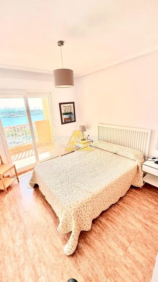 Schlafzimmer von Wohnungen zum Verkauf in La Manga del Mar Menor mit Klimaanlage, Heizung und Terrasse