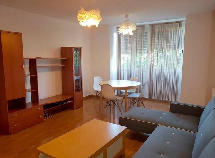Sala de estar de Piso de alquiler en Vitoria - Gasteiz con Aire acondicionado, Calefacción y Trastero