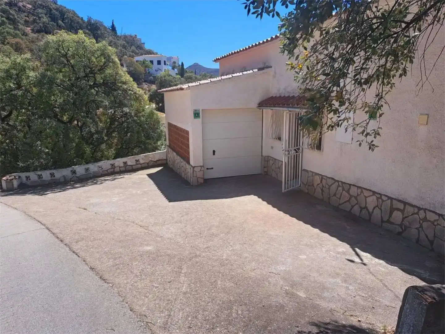 Vista exterior de Casa o xalet de lloguer en Roses amb Aire condicionat i Piscina