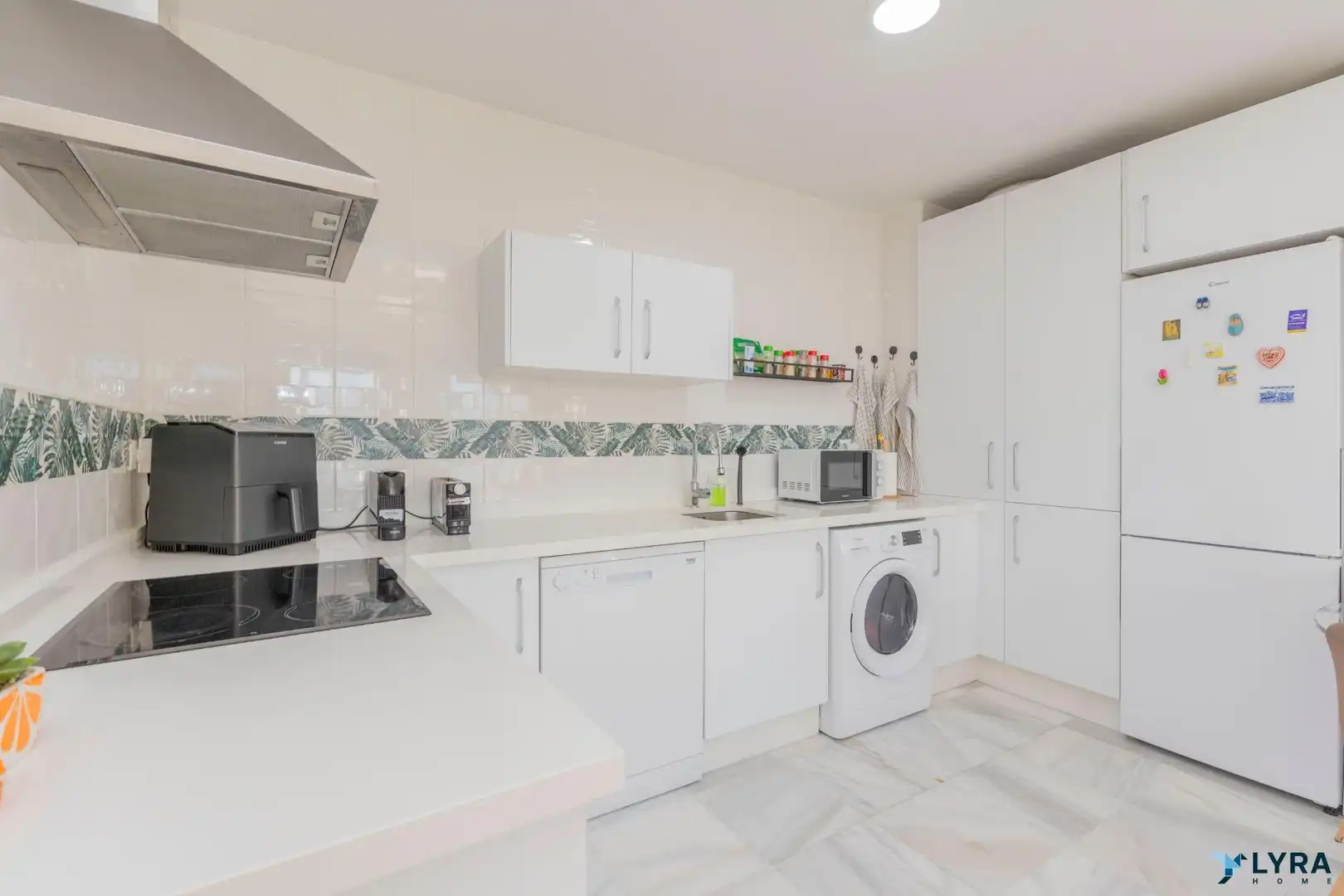 Kitchen of Flat for sale in Sevilla  with Air Conditioner, Heating and Furnished