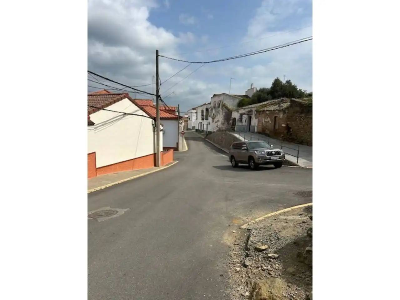 Vista exterior de Edifici en venda en Aznalcóllar