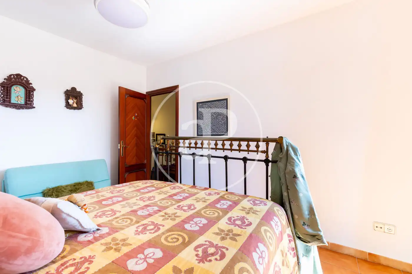 Dormitori de Casa adosada en venda en Cerdanyola del Vallès amb Aire condicionat, Calefacció i Jardí privat