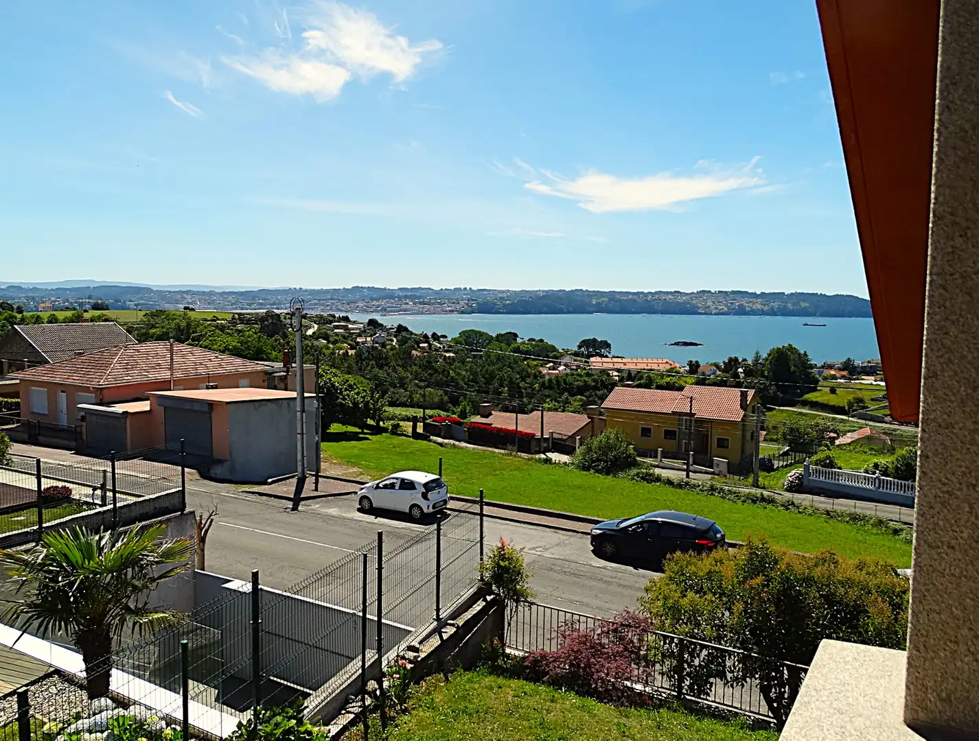 Vista exterior de Casa o xalet en venda en Miño amb Calefacció, Parquet i Terrassa