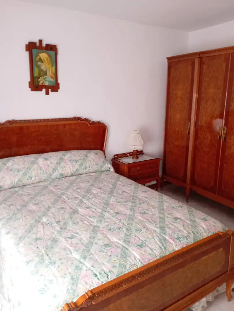 Schlafzimmer von Einfamilien-Reihenhaus zum Verkauf in Lécera mit Abstellraum, Möbliert und Ofen