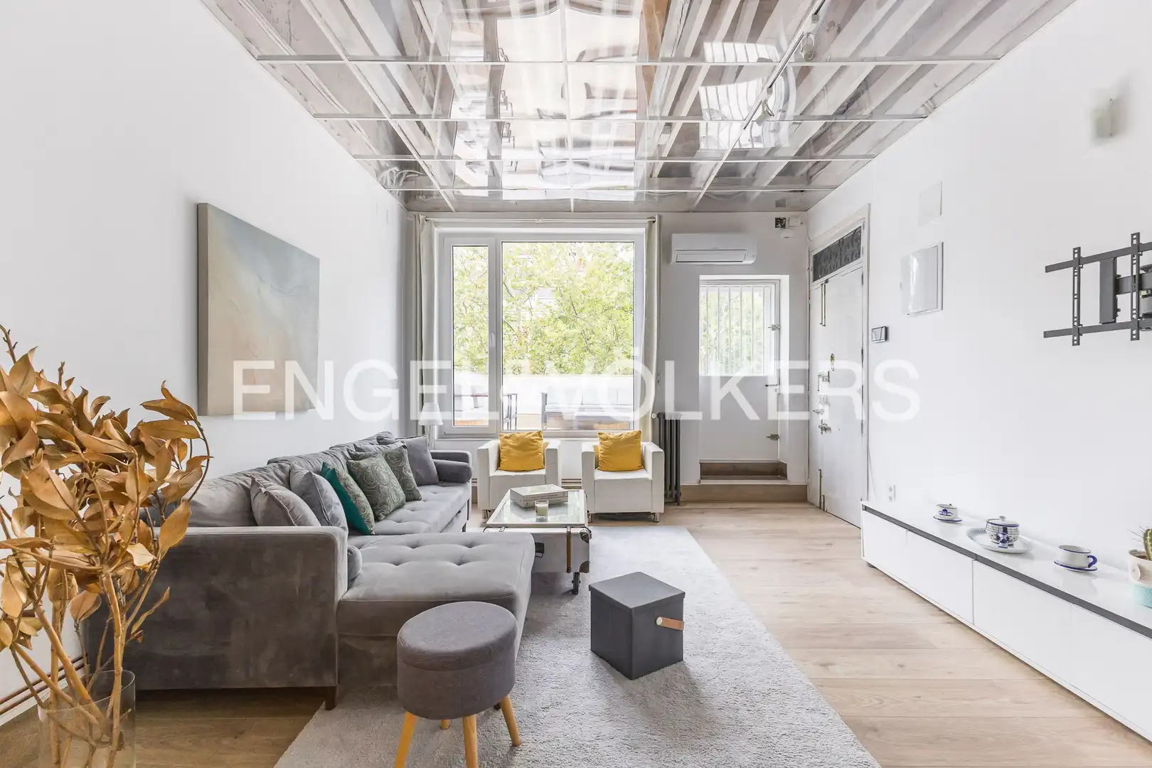 Wohnzimmer von Dachboden zur Miete in Madrid mit Klimaanlage, Heizung und Parkett