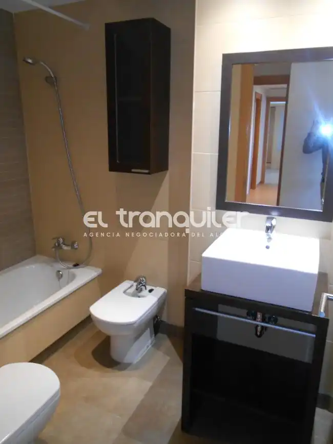 Bathroom of Flat for rent in Leganés  with Terrace, Storage room and Swimming Pool