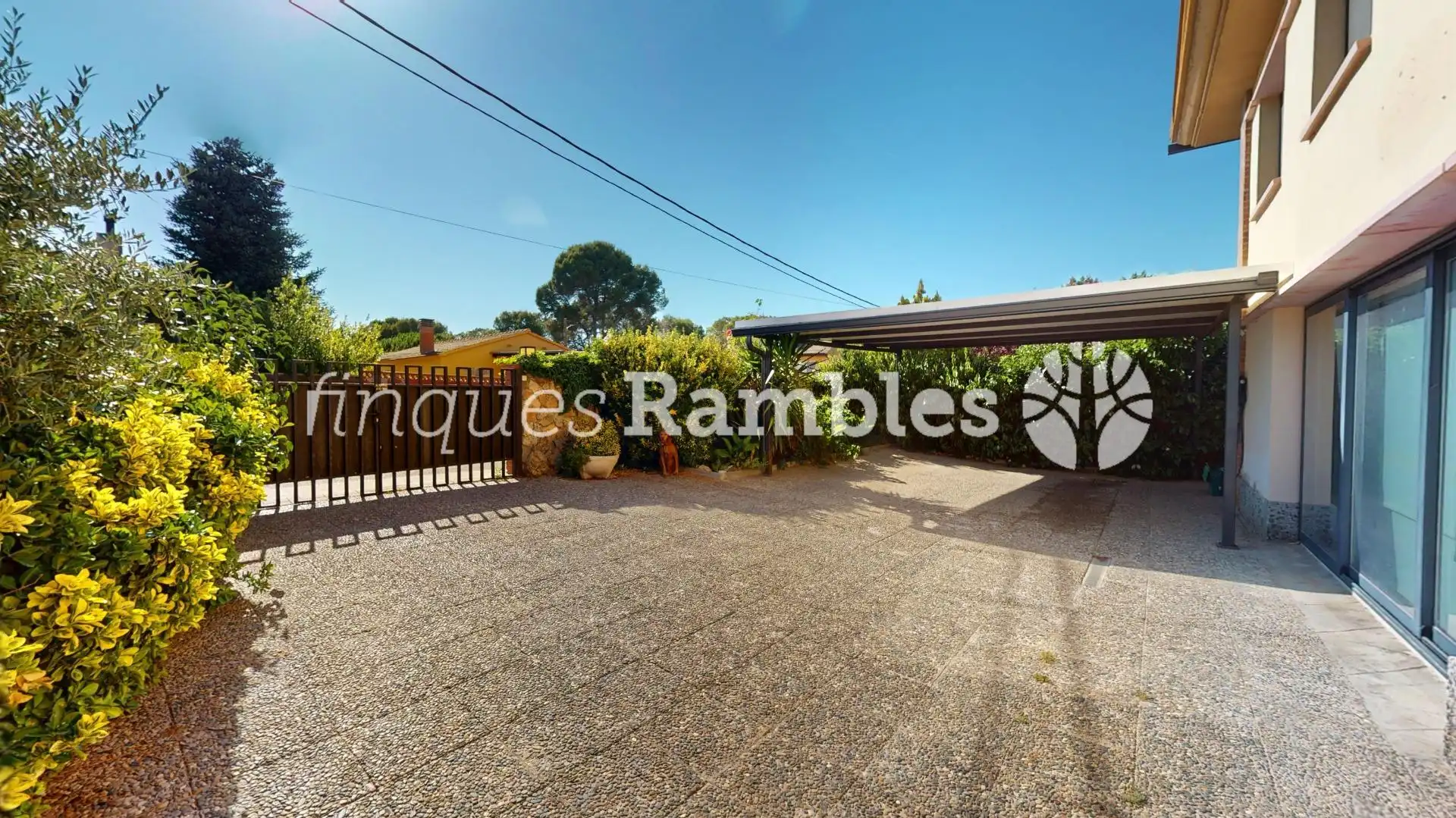 Vista exterior de Casa o chalet en venta en La Torre de Claramunt con Calefacción, Jardín privado y Parquet
