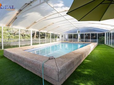 Xalet amb piscina en venda a Av. de los Alamos, 163