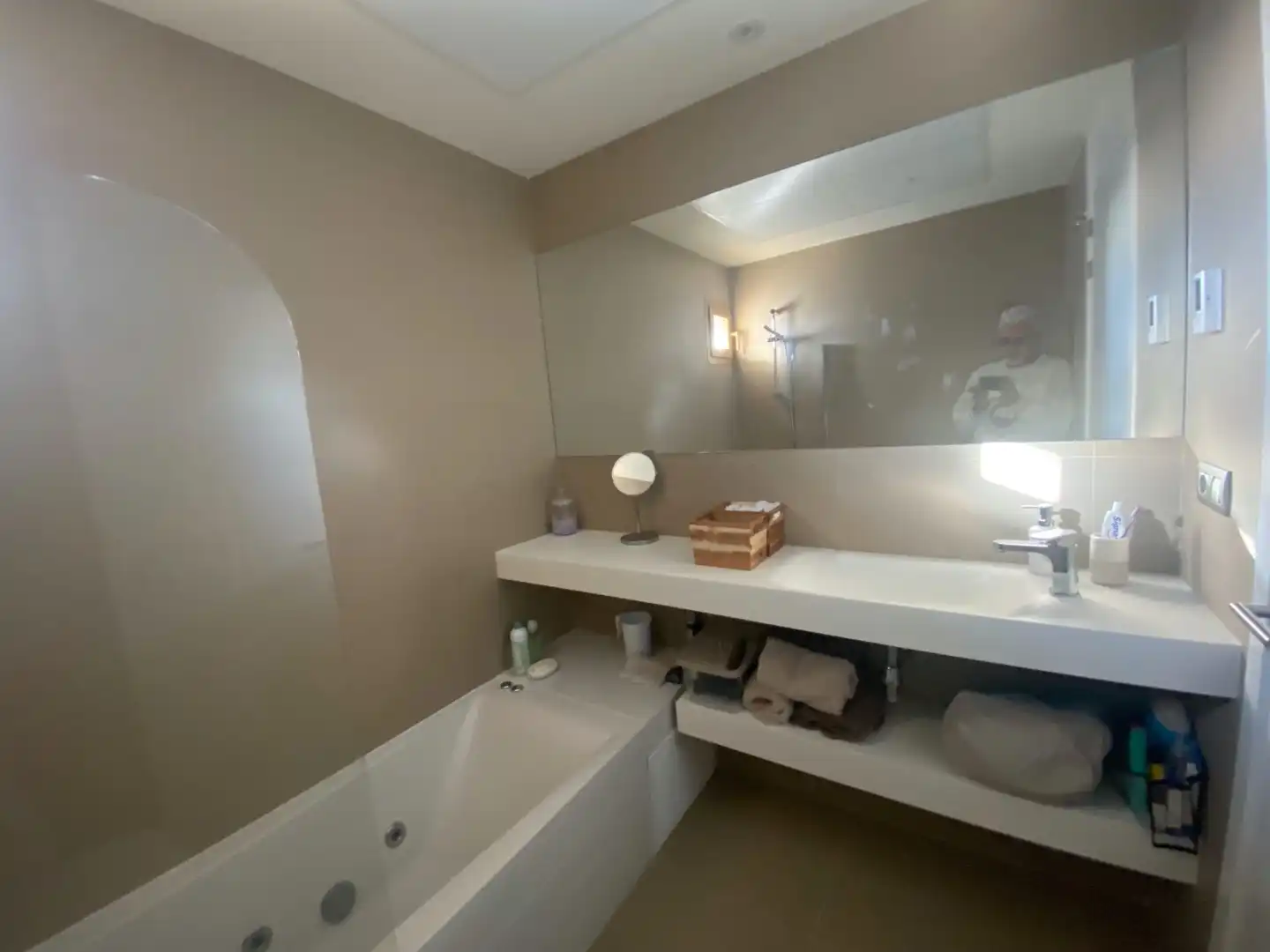 Baño de Apartamento de alquiler en Benidorm con Aire acondicionado, Terraza y Amueblado