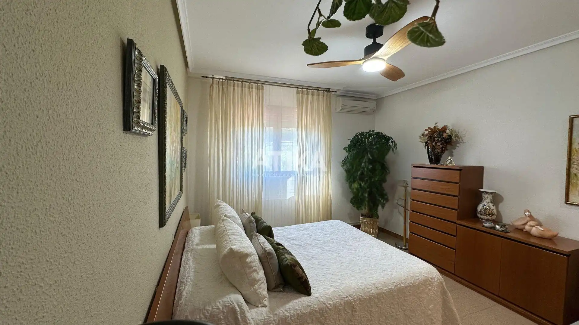 Habitación de Casa o chalet en venta en Ontinyent con Aire acondicionado, Calefacción y Jardín privado