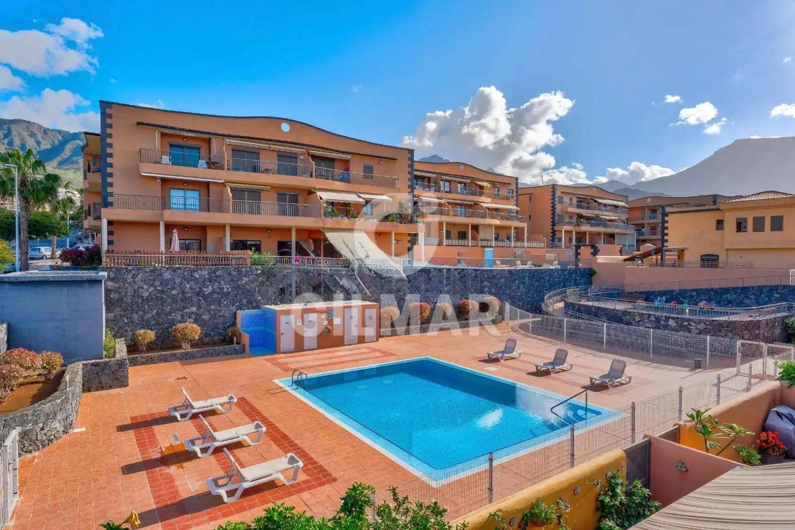Adosado con piscina en venta en Casco Urbano