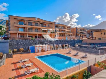 Reihenhaus mit Pool zum Verkauf in Casco Urbano
