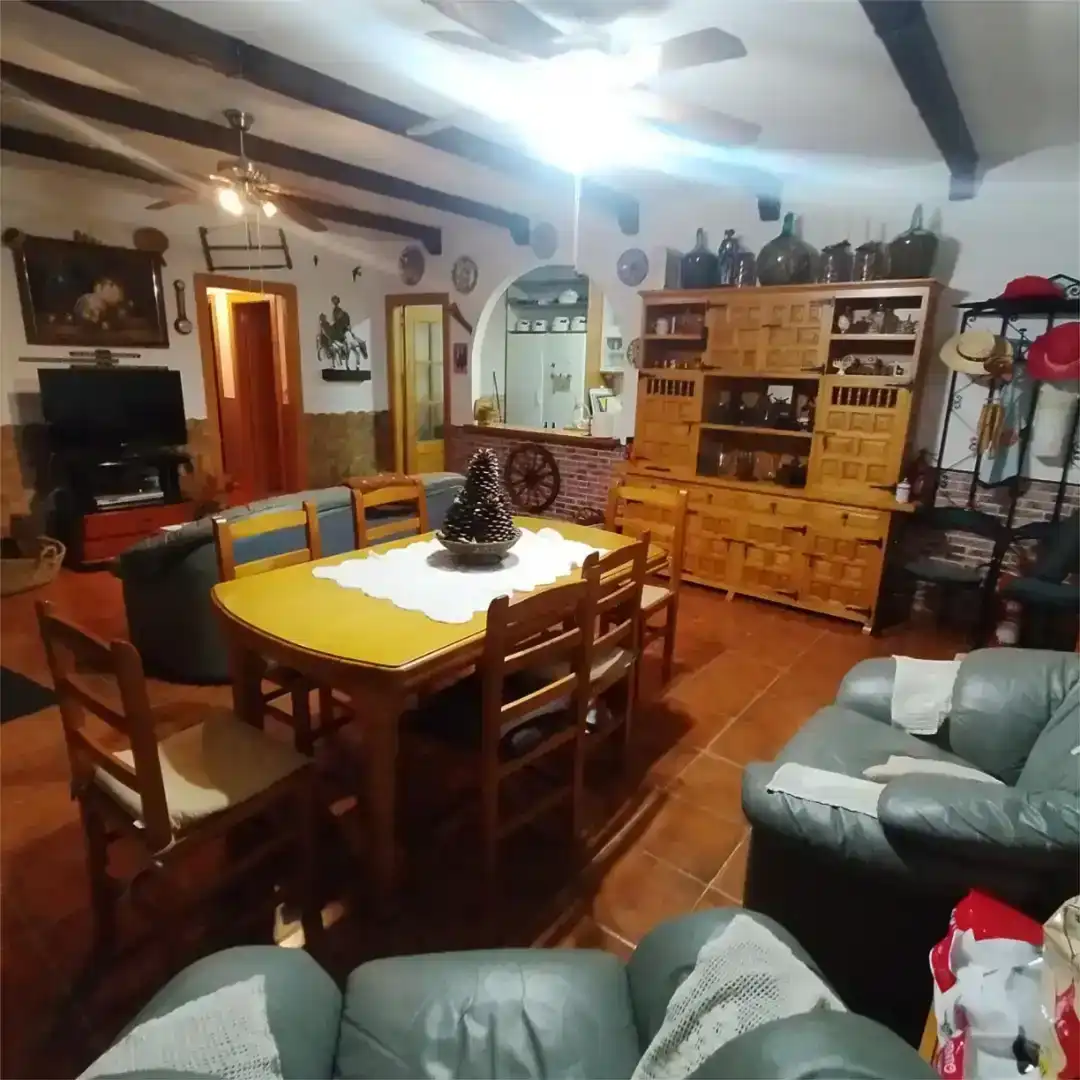 Menjador de Casa o xalet en venda en Bogarra amb Jardí privat, Traster i Moblat
