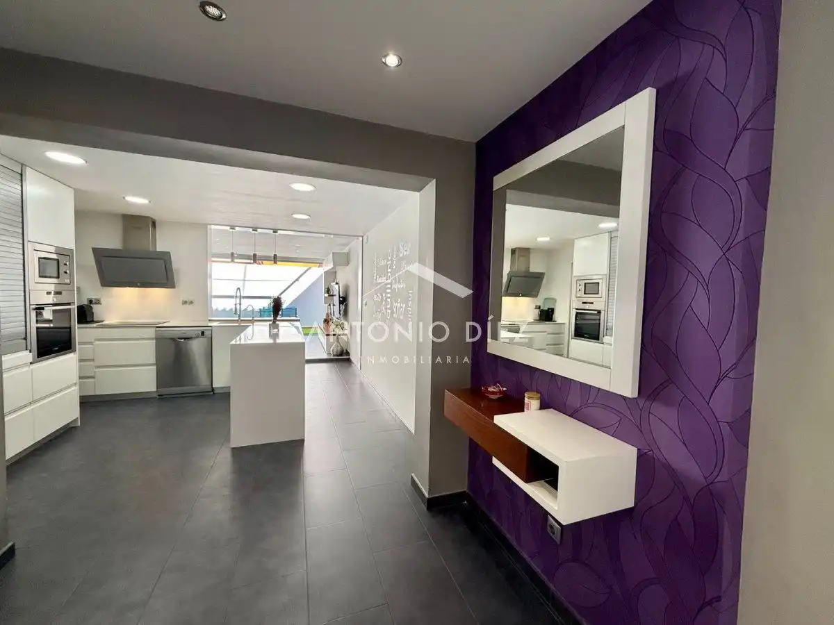 Detached homes for sale in La Serranica - Sagrado Corazón