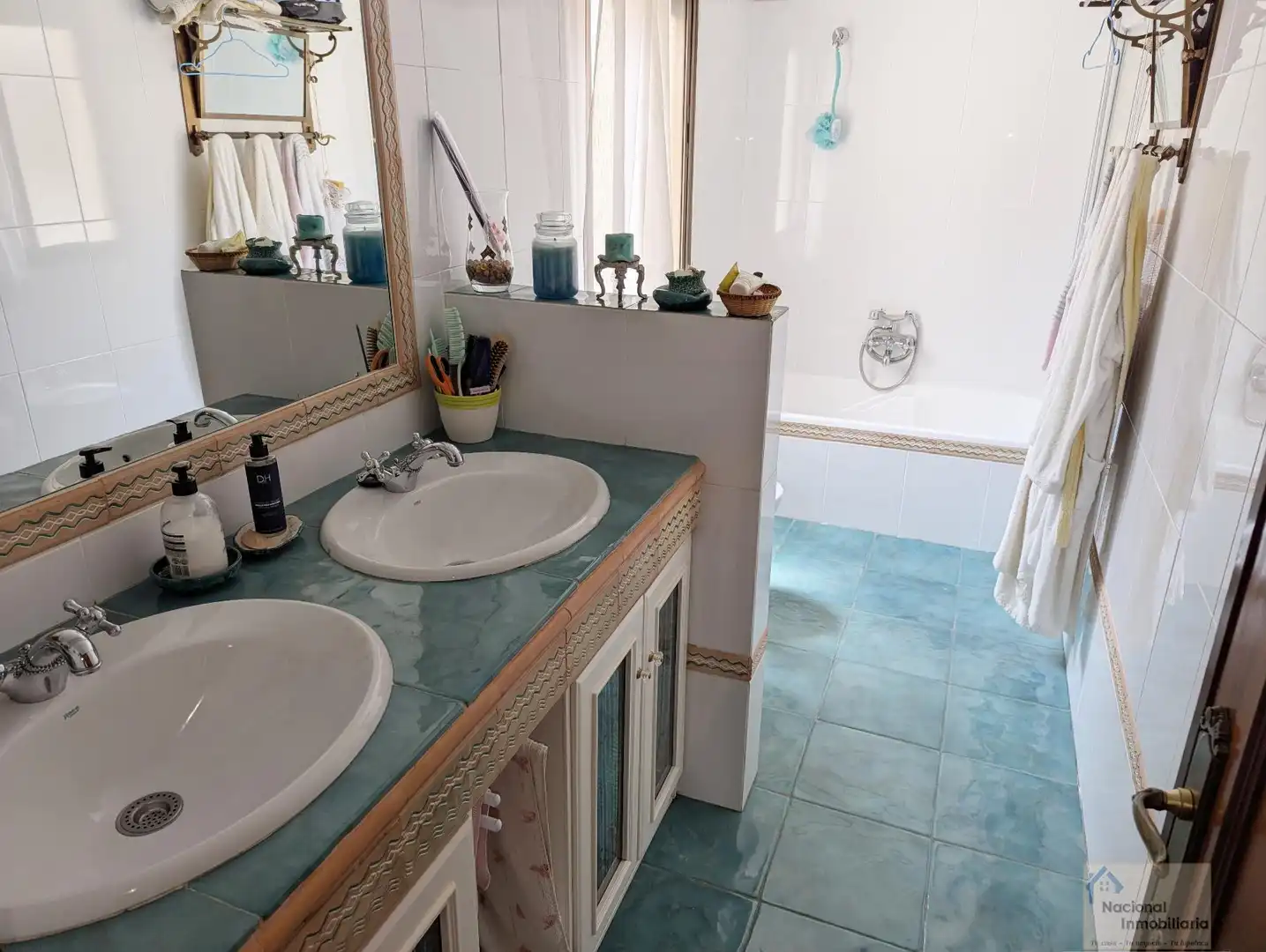 Baño de Dúplex en venta en Segovia con Calefacción, Parquet y Trastero
