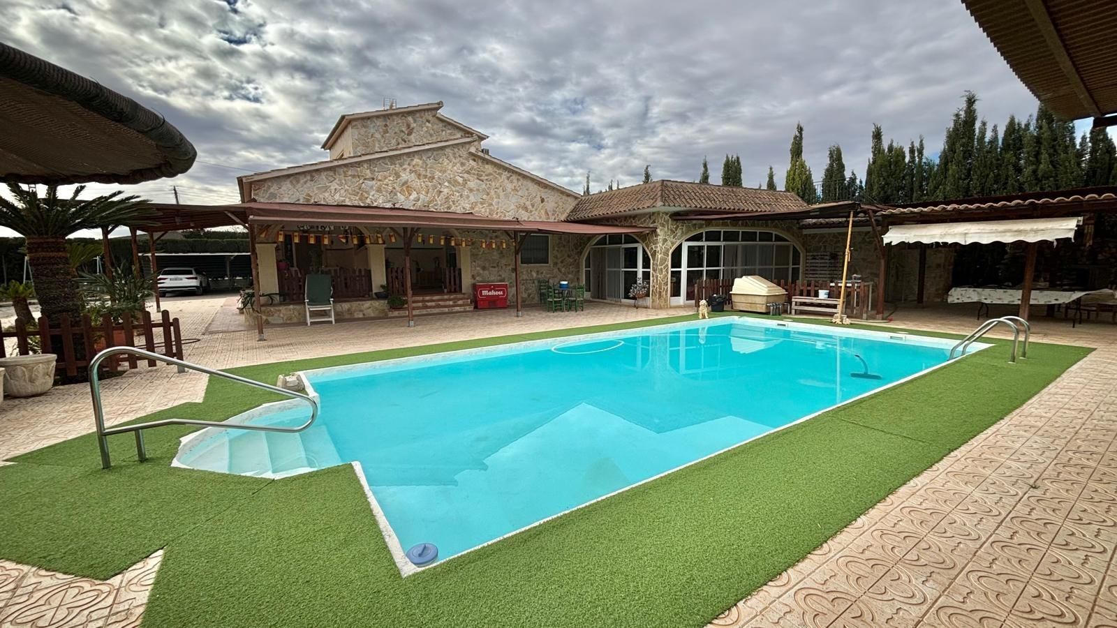 Swimming pool of House or chalet for sale in Crevillent  with Private garden and Swimming Pool