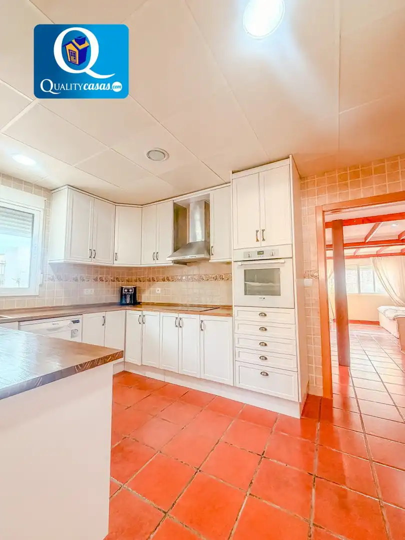 Cocina de Casa o chalet en venta en San Vicente del Raspeig / Sant Vicent del Raspeig con Aire acondicionado, Terraza y Trastero