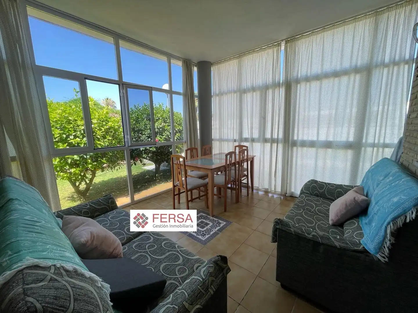 Vista exterior de Casa o xalet en venda en El Puerto de Santa María amb Aire condicionat, Calefacció i Jardí privat