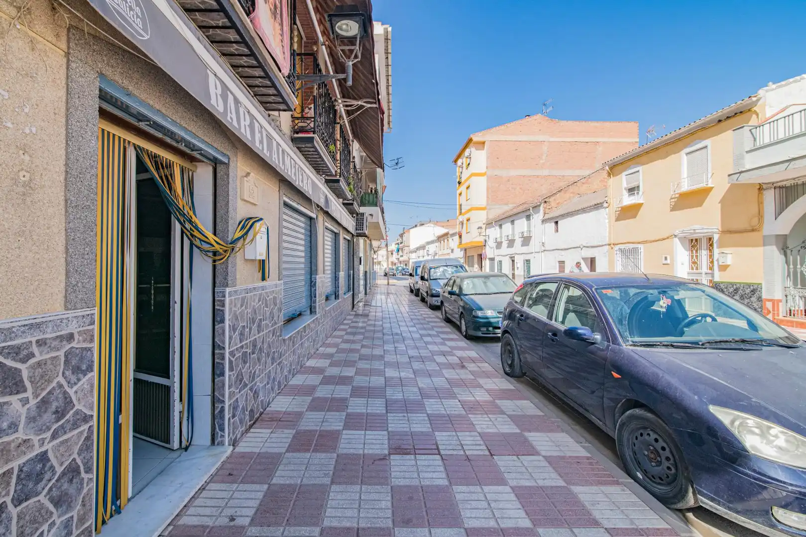 Exterior view of Commercial properties for sale in Huétor Tájar  with Air Conditioner and Furnished