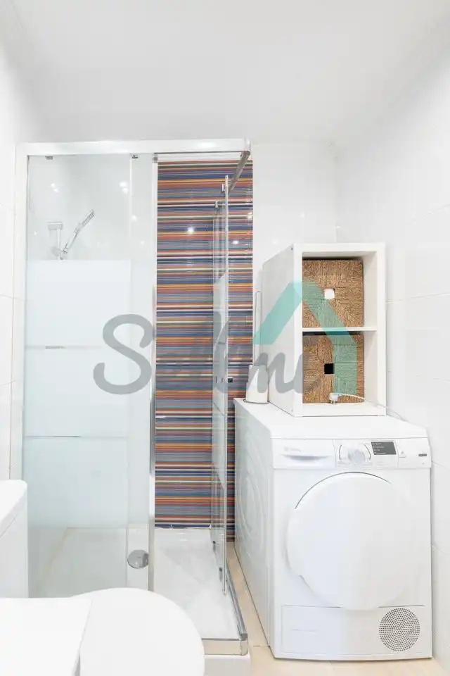 Baño de Piso en venta en Oviedo  con Calefacción y Parquet