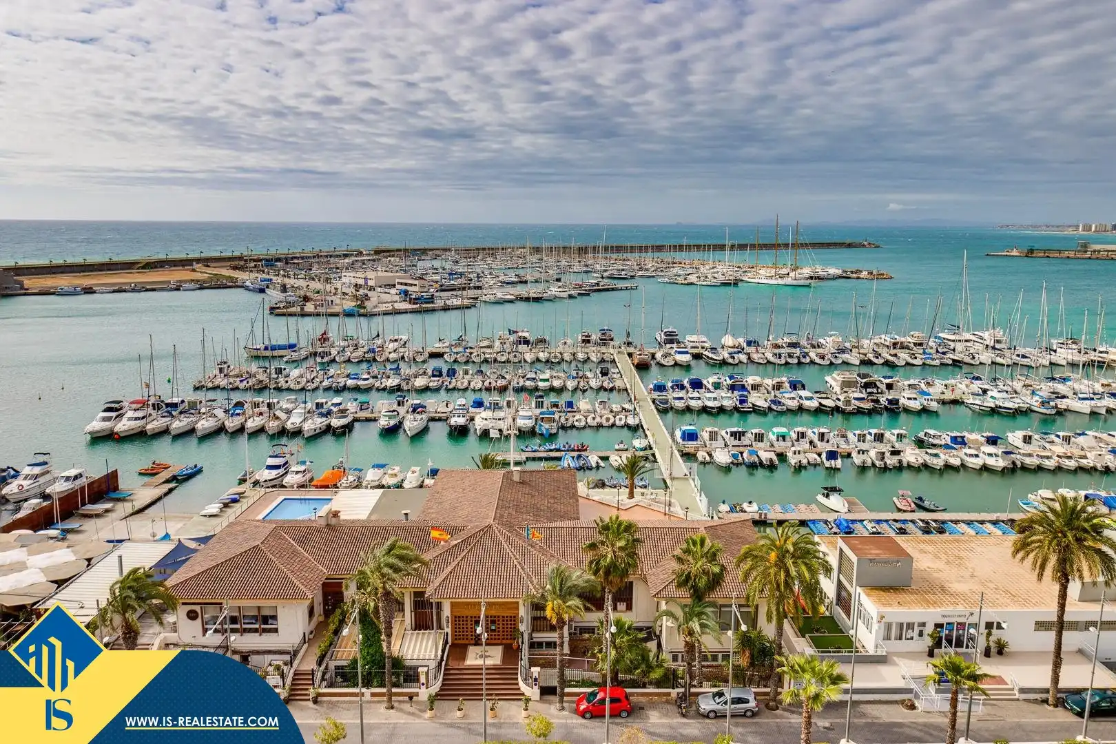 Vista exterior de Ático de alquiler en Torrevieja con Terraza, Trastero y Amueblado