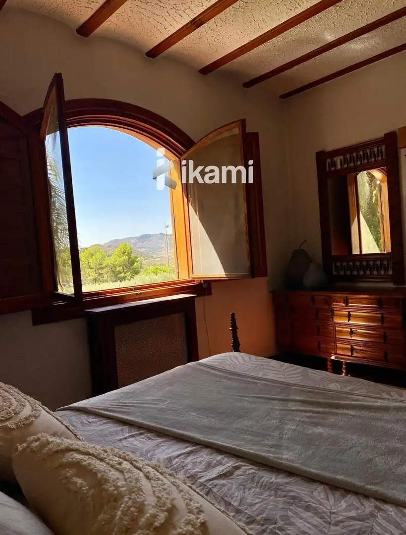 Habitación de Casa o chalet en venta en Elda con Calefacción, Trastero y Piscina
