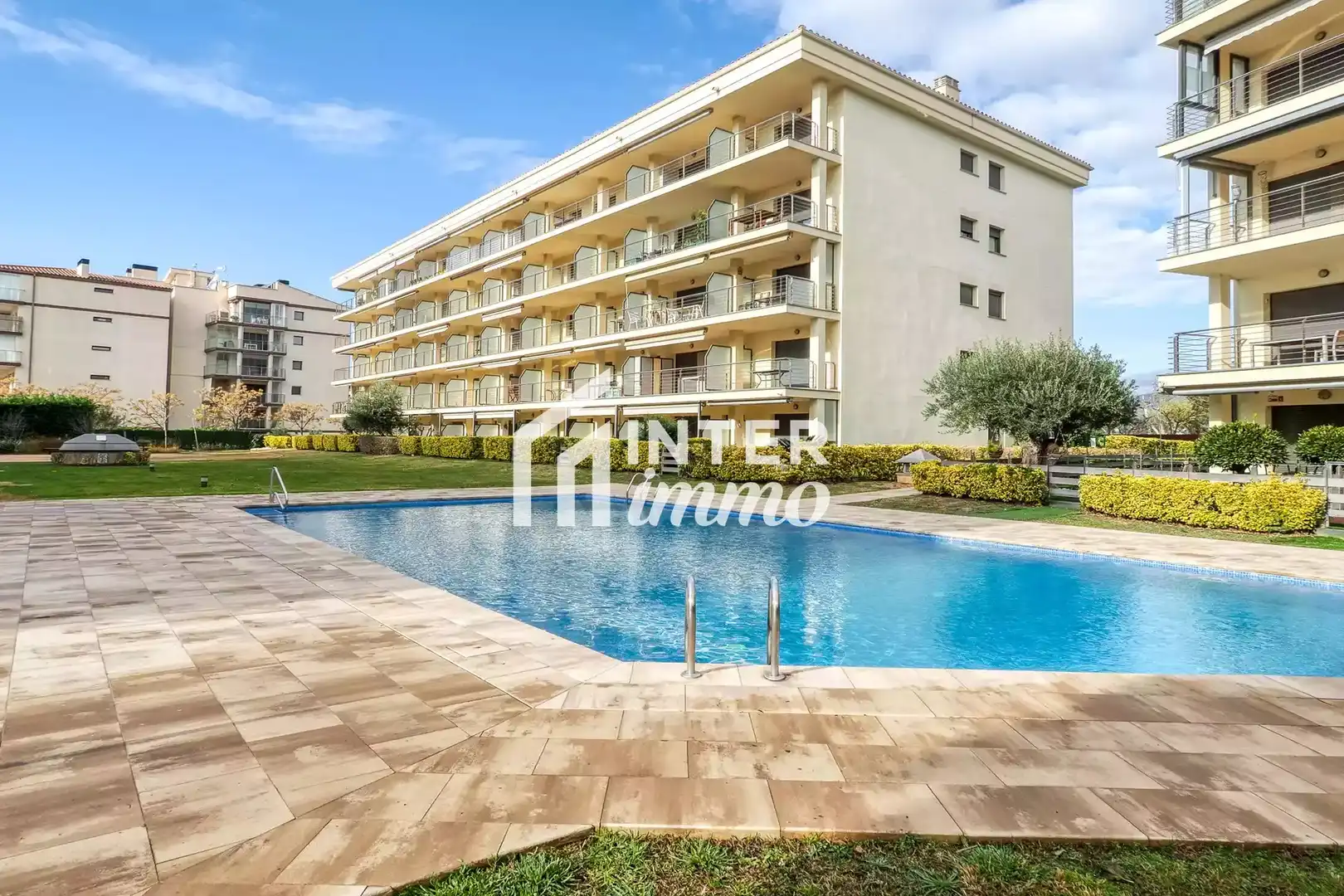 Schwimmbecken von Wohnung zum Verkauf in Roses mit Klimaanlage, Heizung und Terrasse