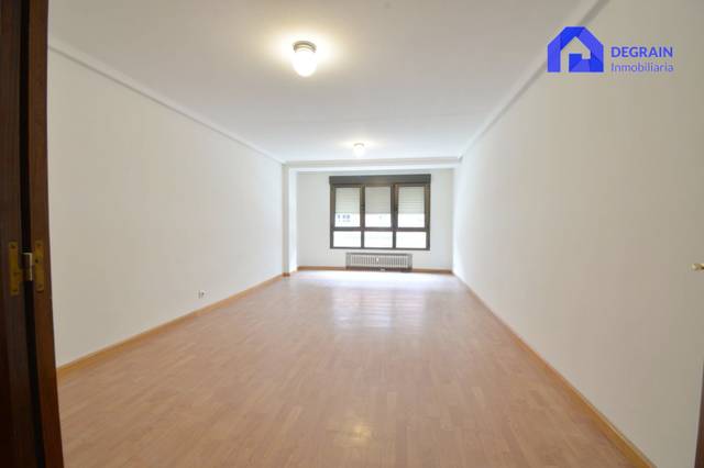 Piso en Alquiler en Oviedo - CALLE CERVANTES en Parque San Francisco - Uría