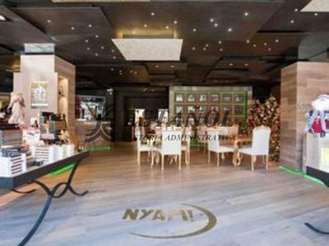 Locale commerciale in vendita a Sort