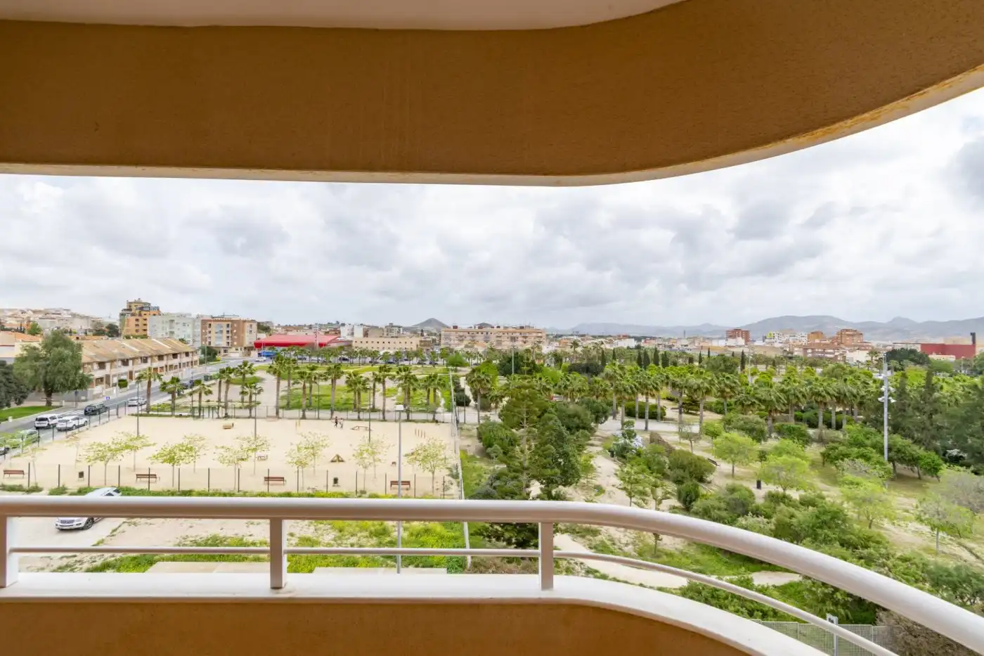 Wohnung mit Terrasse zum Verkauf in Calle Carmen Conde 83, imagen 3