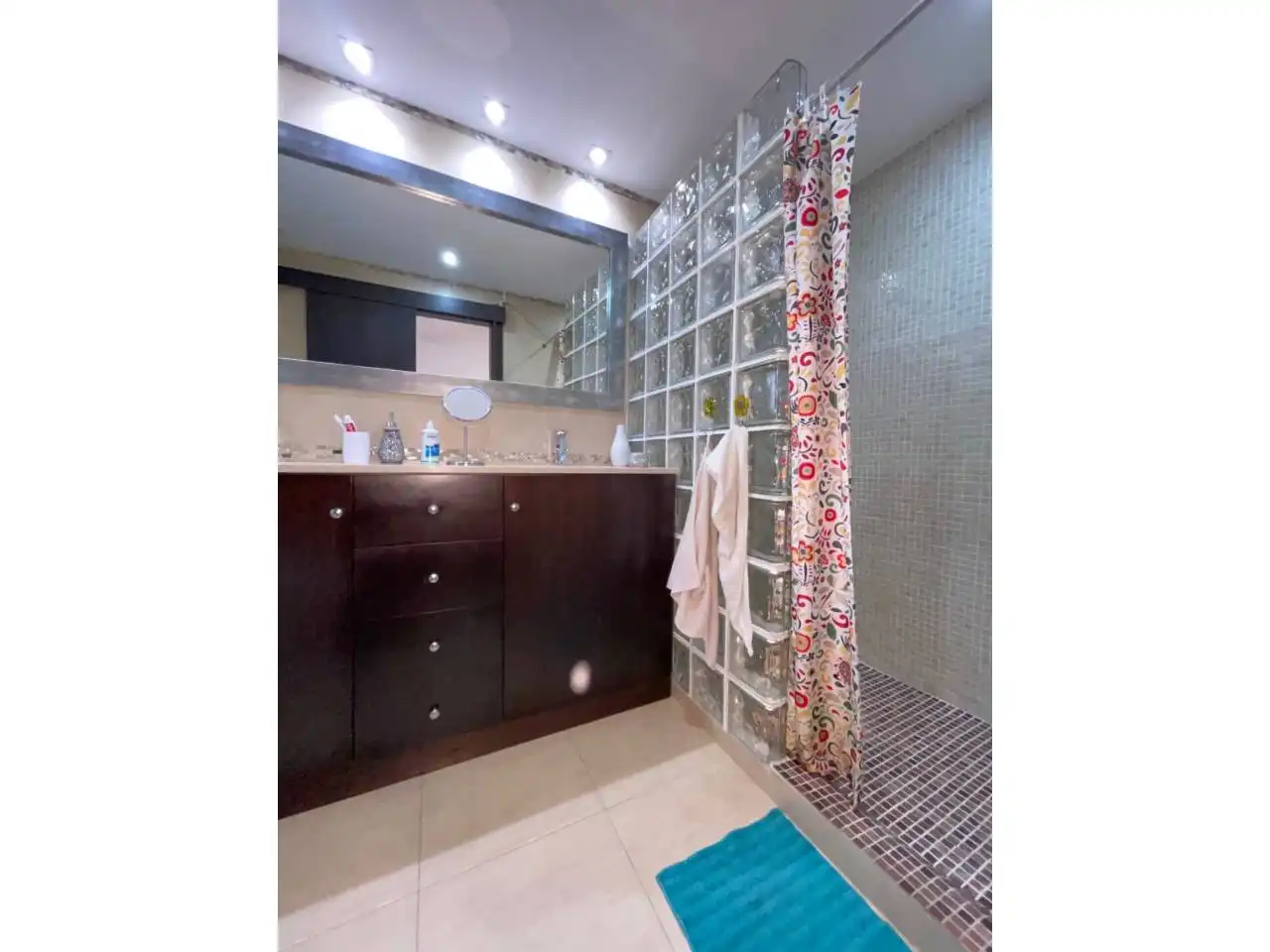 Baño de Piso de alquiler en Estepona con Aire acondicionado, Calefacción y Terraza