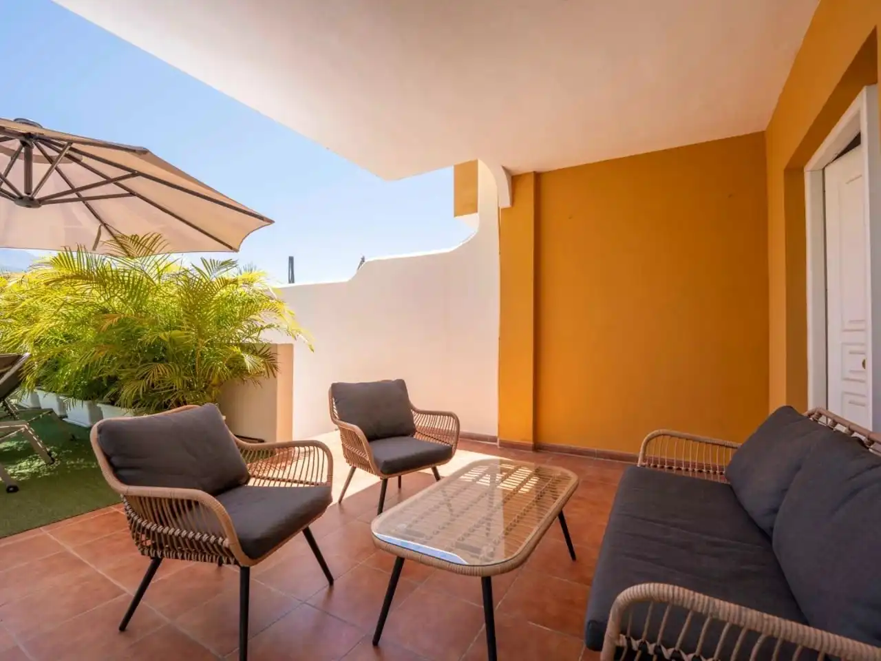 Terrace of Houses for sale in Cuesta de la Villa