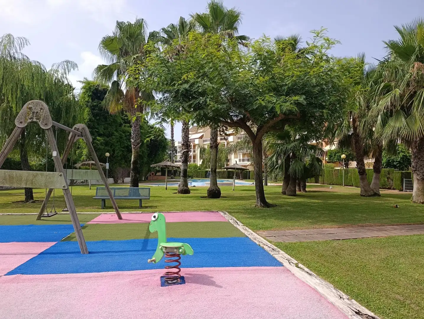 Jardí de Apartament de lloguer en Dénia amb Aire condicionat, Calefacció i Jardí privat