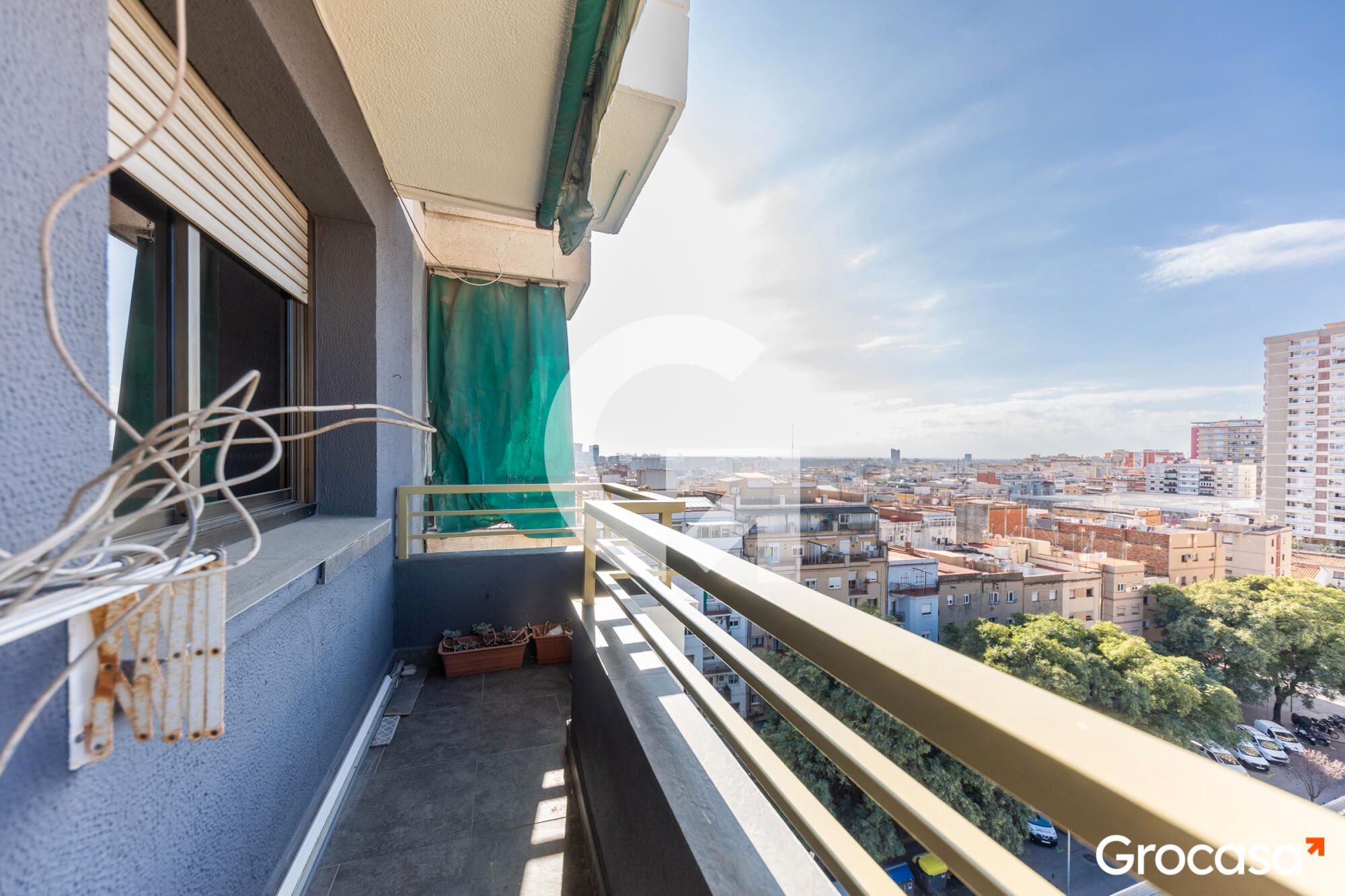 Dormitori de Pis en venda en L'Hospitalet de Llobregat amb Aire condicionat i Balcó