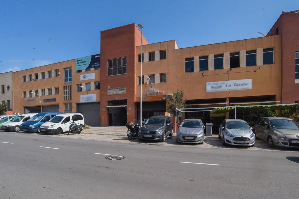 Vista exterior de Local en venda en Mataró