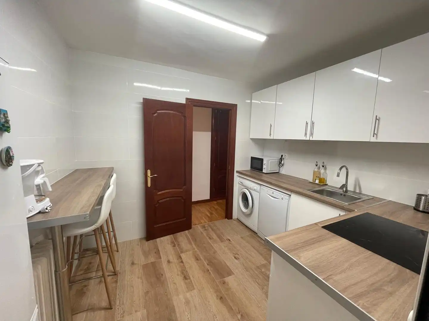 Cuina de Casa o xalet per a compartir en Madrid amb Calefacció, Parquet i Moblat