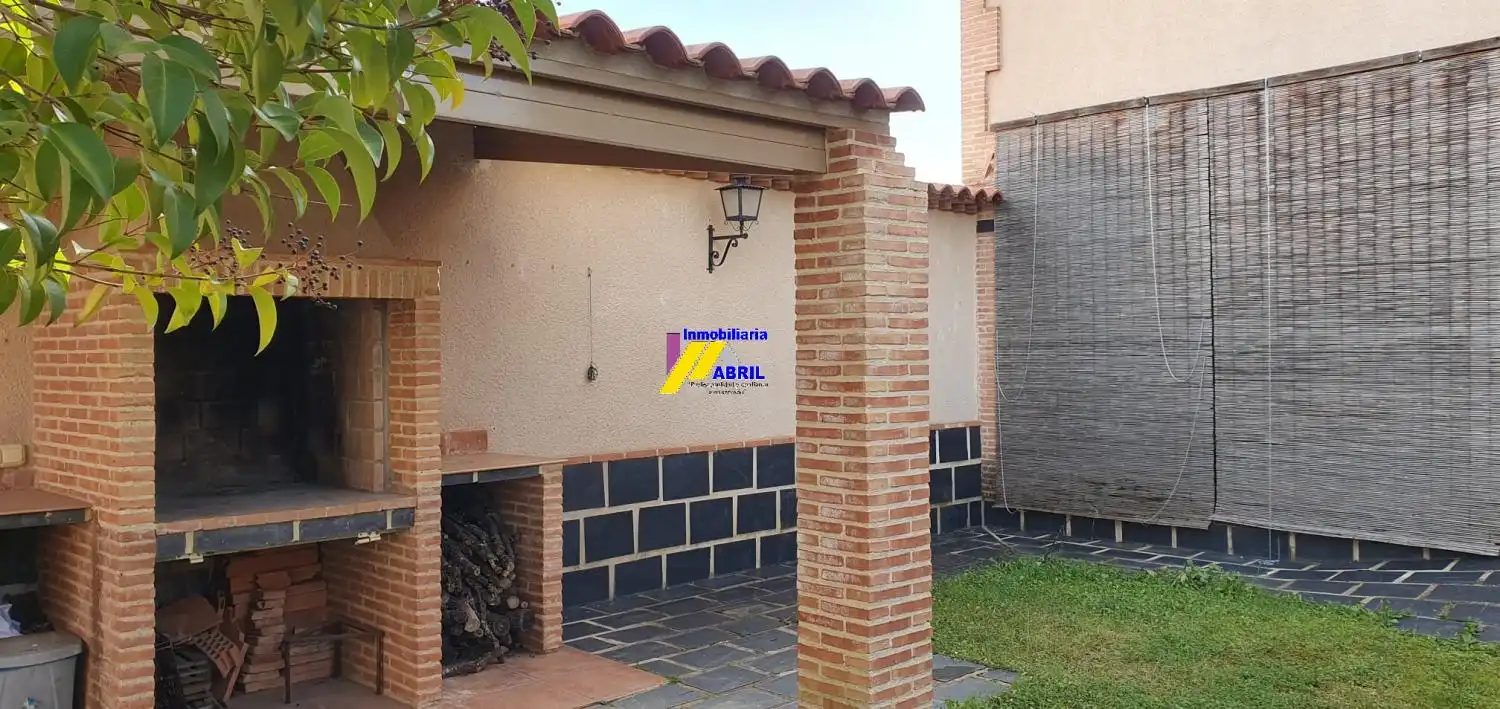 Houses for sale in Aldeaquemada