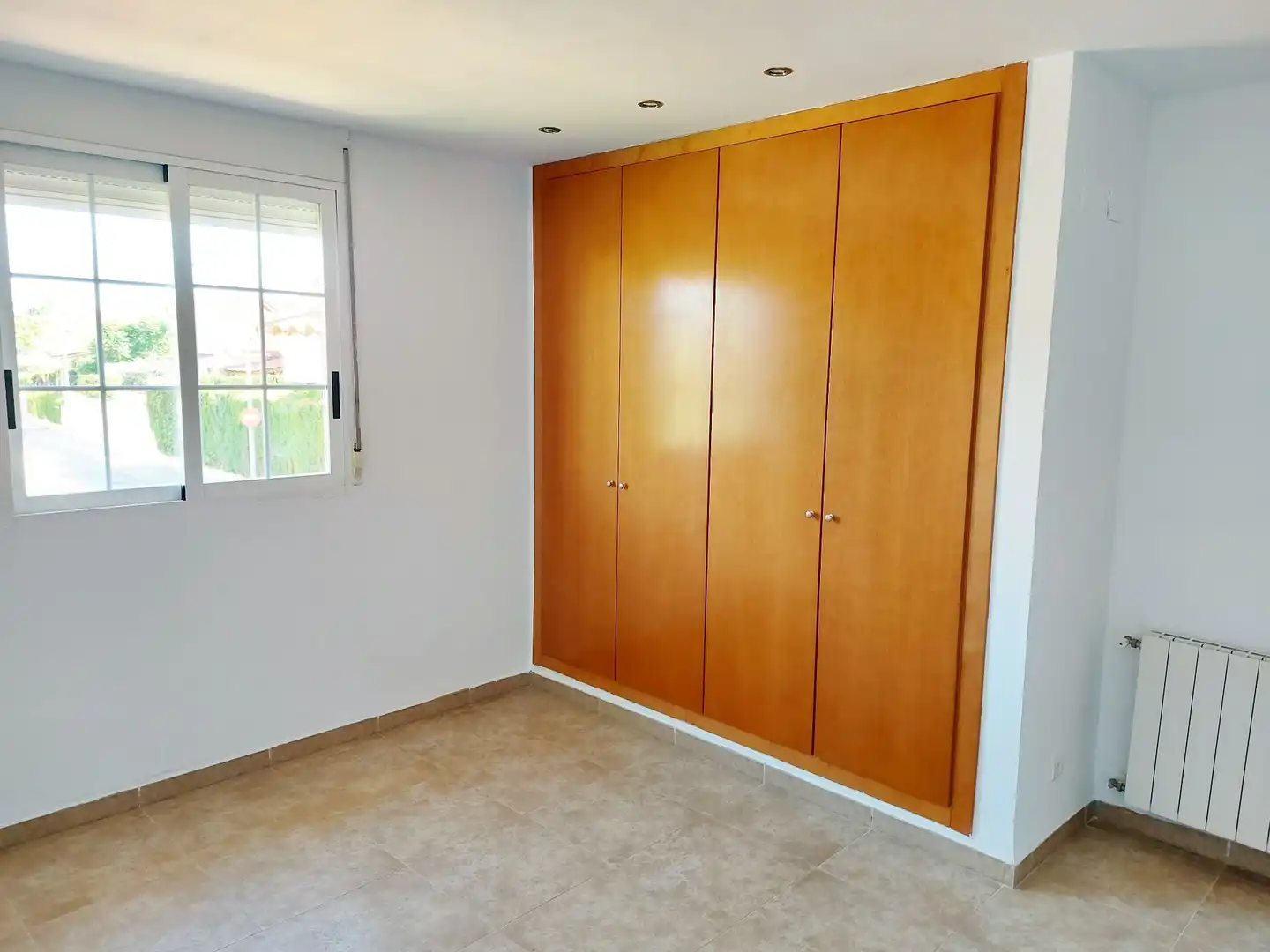 Bedroom of Houses for sale in La Pobla de Vallbona  with Air Conditioner, Heating and Private garden