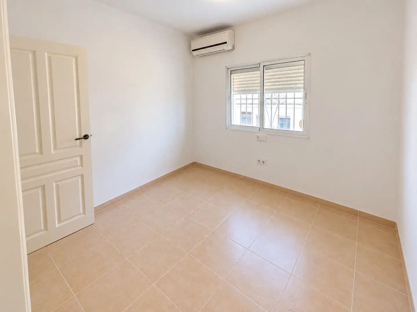 Dormitori de Casa o xalet en venda en Marchena, Sevilla