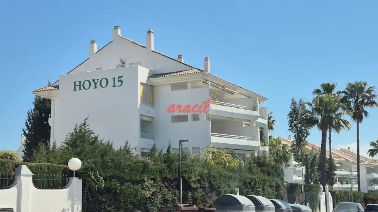 Außenansicht von Garage zum Verkauf in Marbella