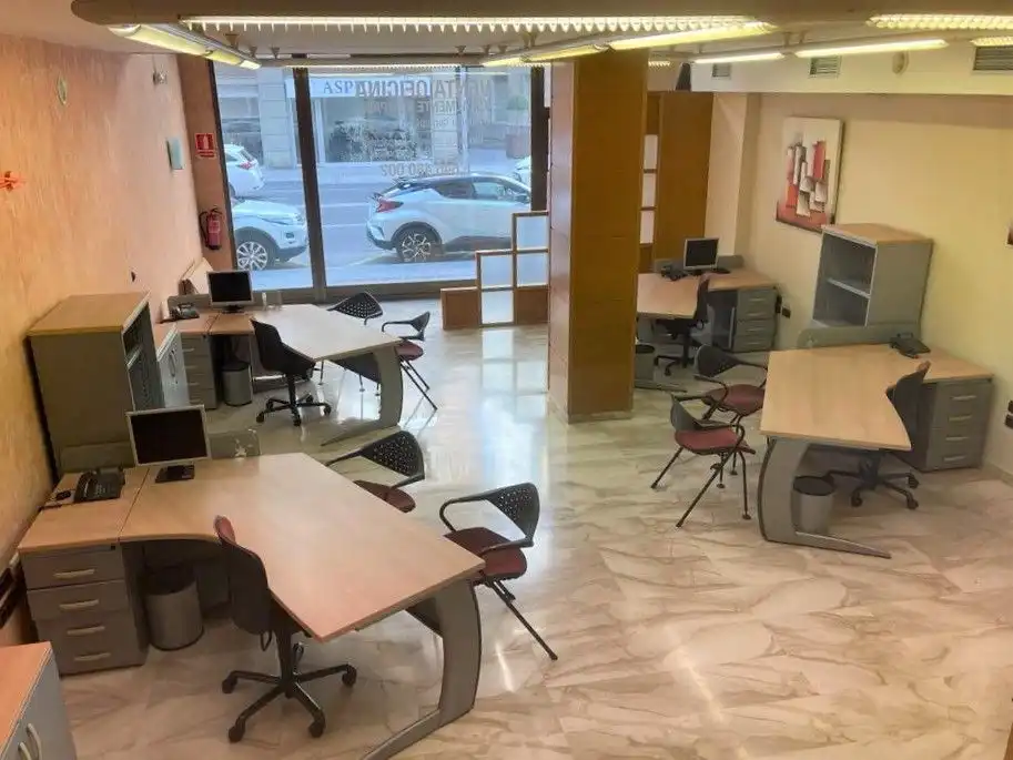 Local comercial en venta en Príncep de Viana - Clot - Xalets Humbert Torres