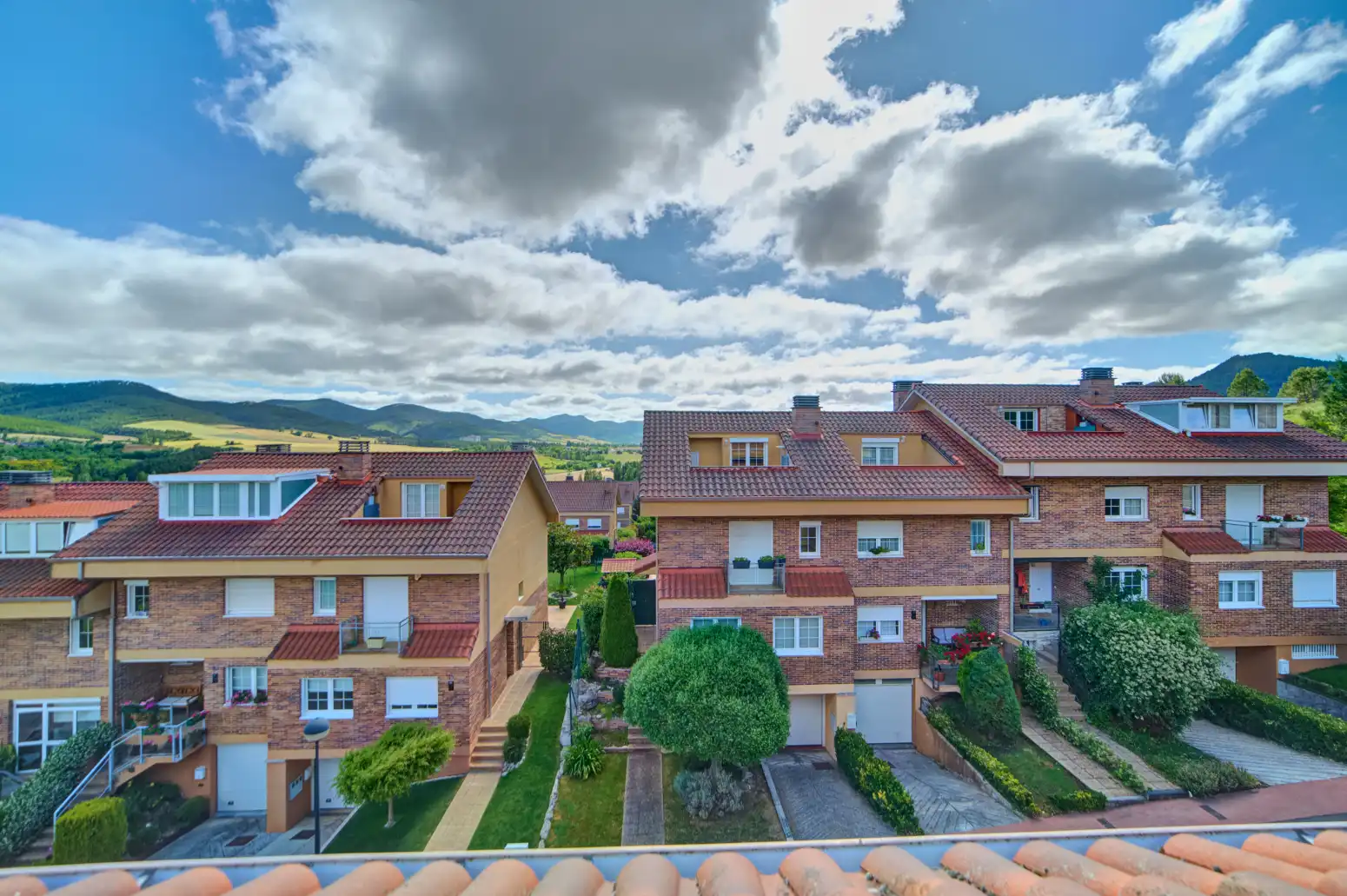 Vista exterior de Casa o xalet en venda en Valle de Egüés / Eguesibar amb Calefacció, Parquet i Terrassa