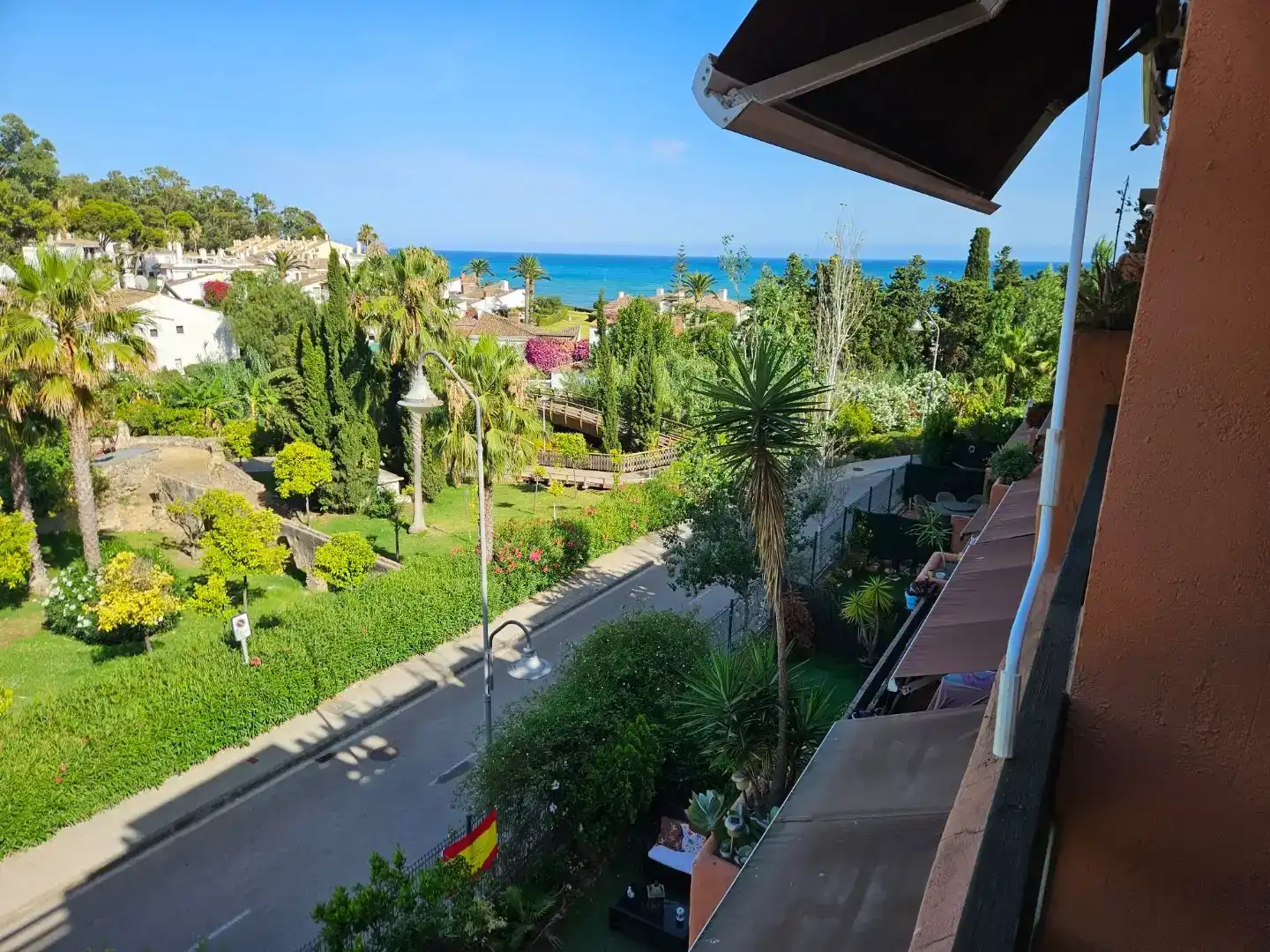 Vista exterior de Pis en venda en Estepona amb Aire condicionat, Calefacció i Jardí privat