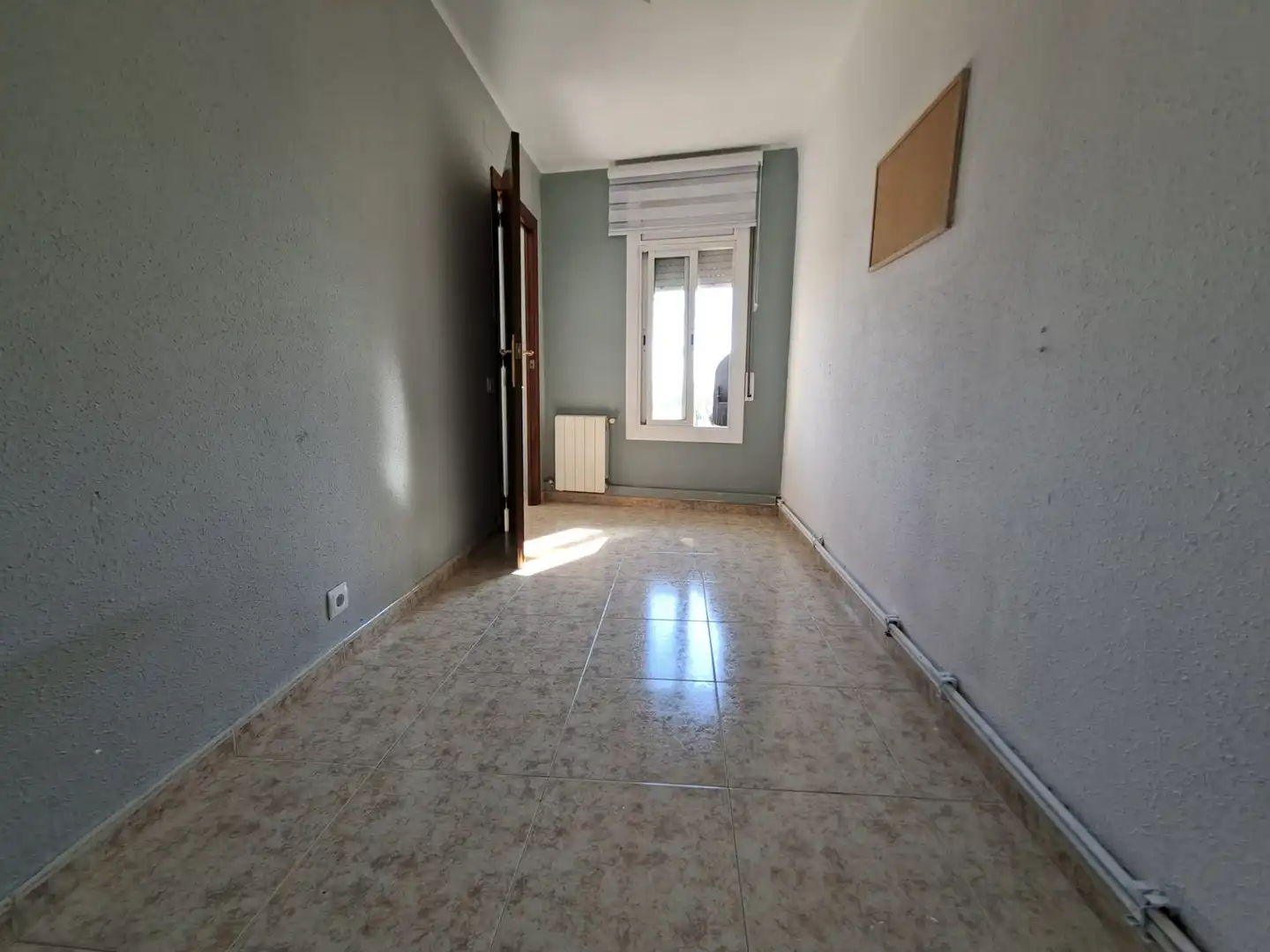 Schlafzimmer von Dachboden zum Verkauf in Badalona mit Klimaanlage, Heizung und Terrasse