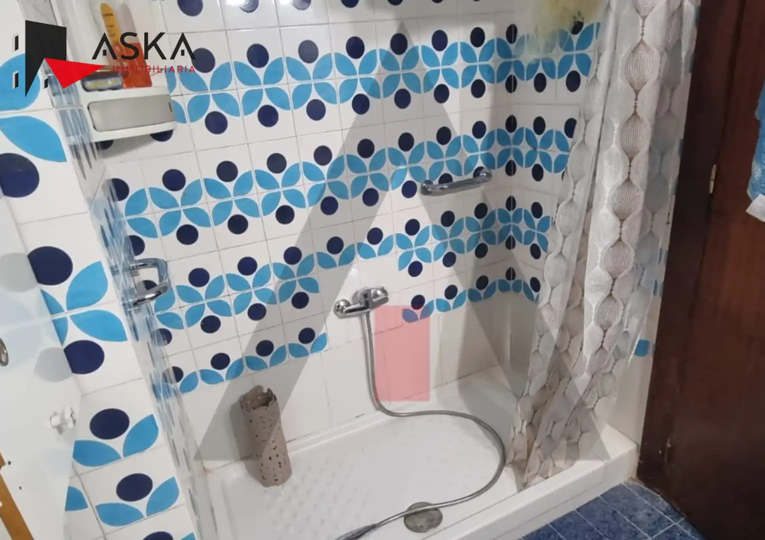 Bathroom of Flat for sale in Torrent  with Air Conditioner and Balcony