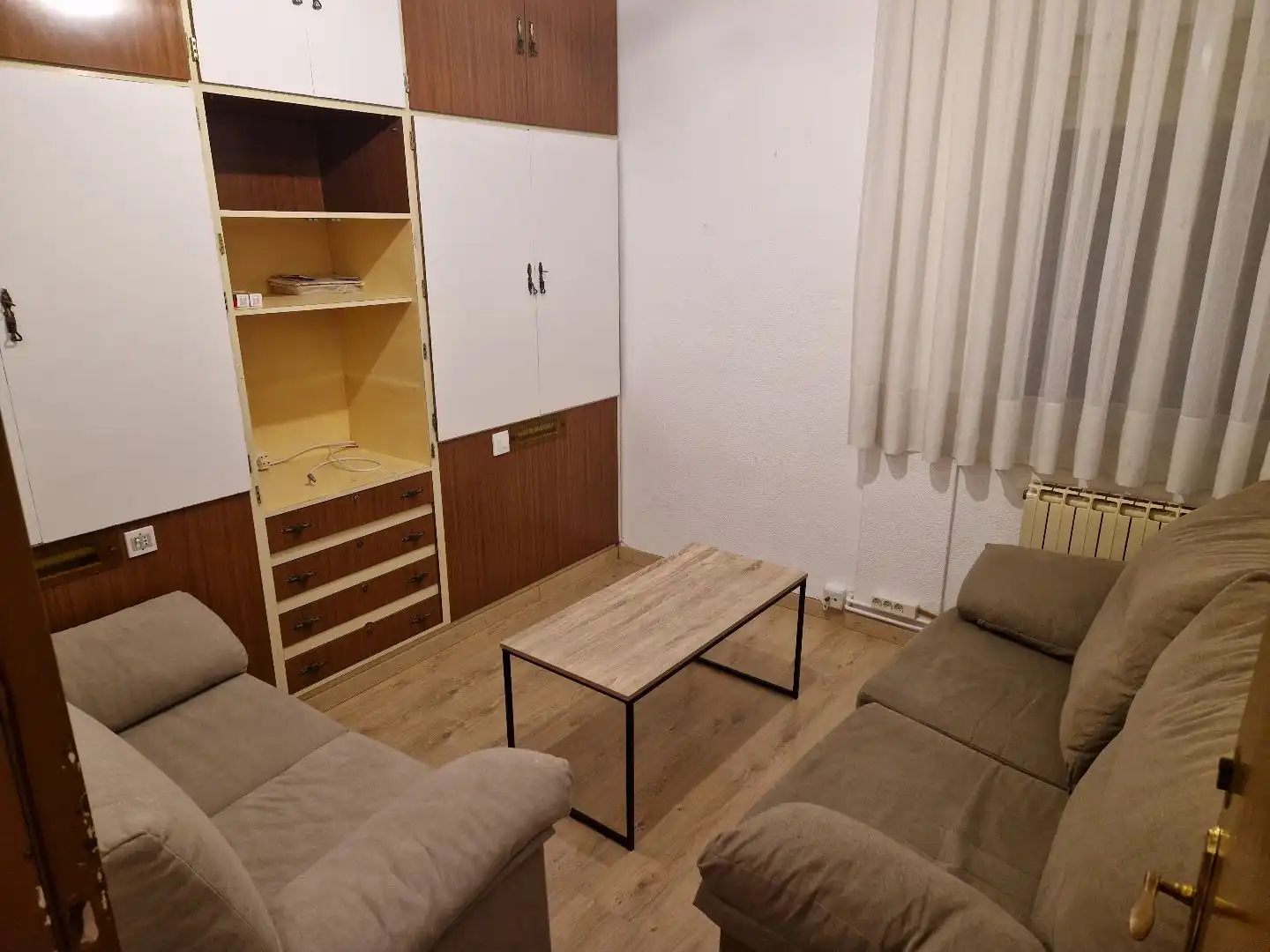 Wohnzimmer von Wohnung zur Miete in  Logroño mit Heizung, Parkett und Abstellraum