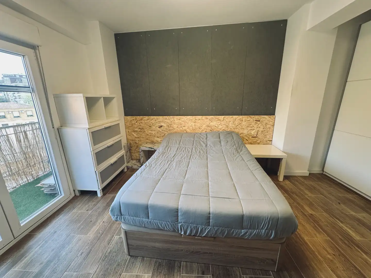 Habitación de Piso de alquiler en Zaragoza con Calefacción, Amueblado y Horno