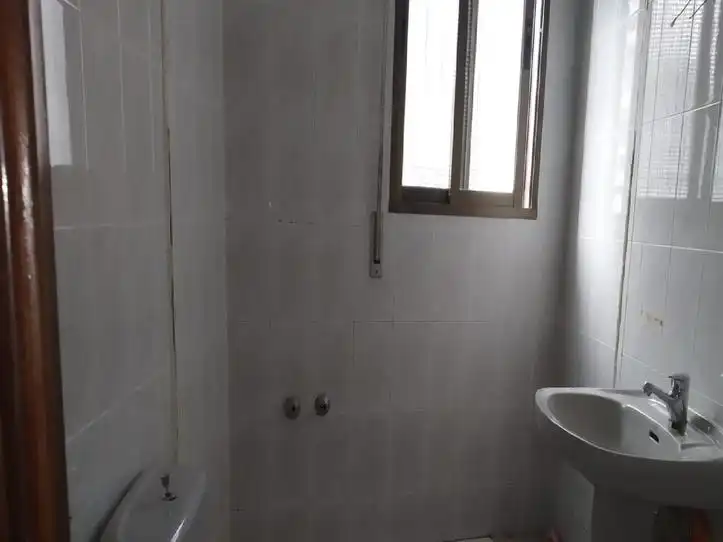 Bany de Casa adosada en venda en Arroyomolinos (Cáceres)