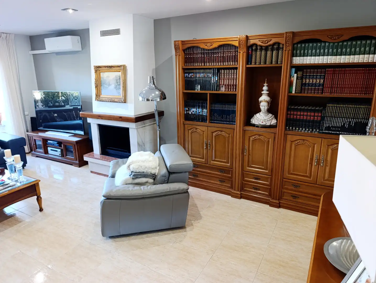 Sala de estar de Casa o chalet en venta en Pineda de Mar con Aire acondicionado, Calefacción y Jardín privado